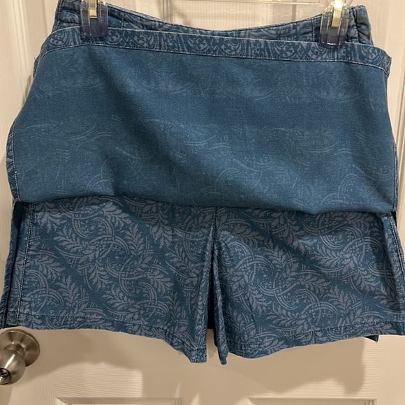 Liz Claiborne size 8 petite denim skort - Picture 4 of 5